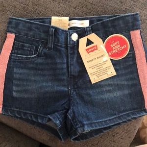 Levi’s shorty shorts girls toddler size 5 regular.  Smoke free home. New